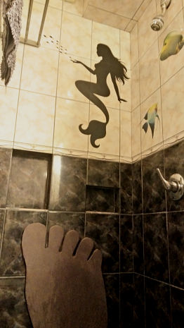 Magheru studio Mermaid bathroom